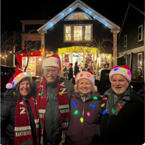 Bonnet de Père Noël en peluche avec éclairage LED Breecozyn